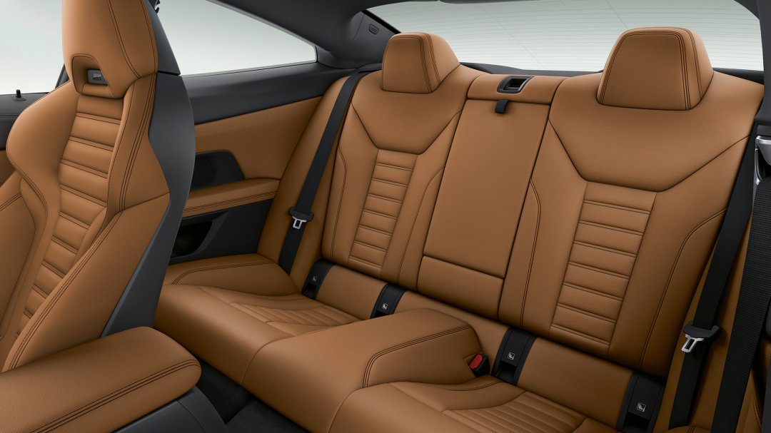 Задняя часть BMW 4 серии Coupe характерна для моделей с кузовом купе